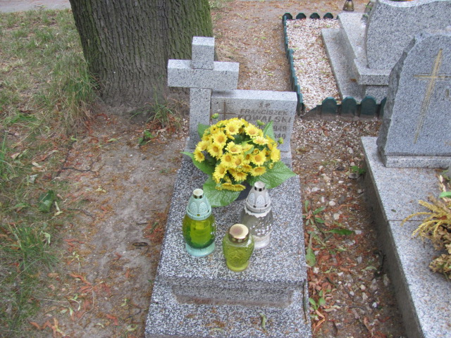 Grób Franciszek Kowalski