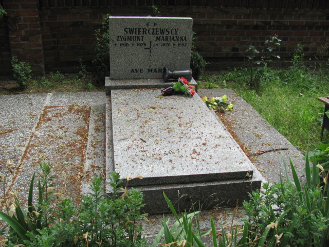Grób Marianna Świerczewska