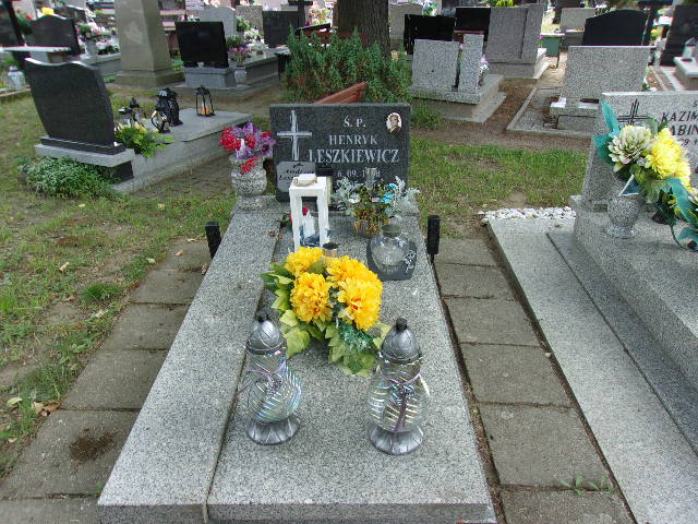 Grób Henryk Leszkiewicz