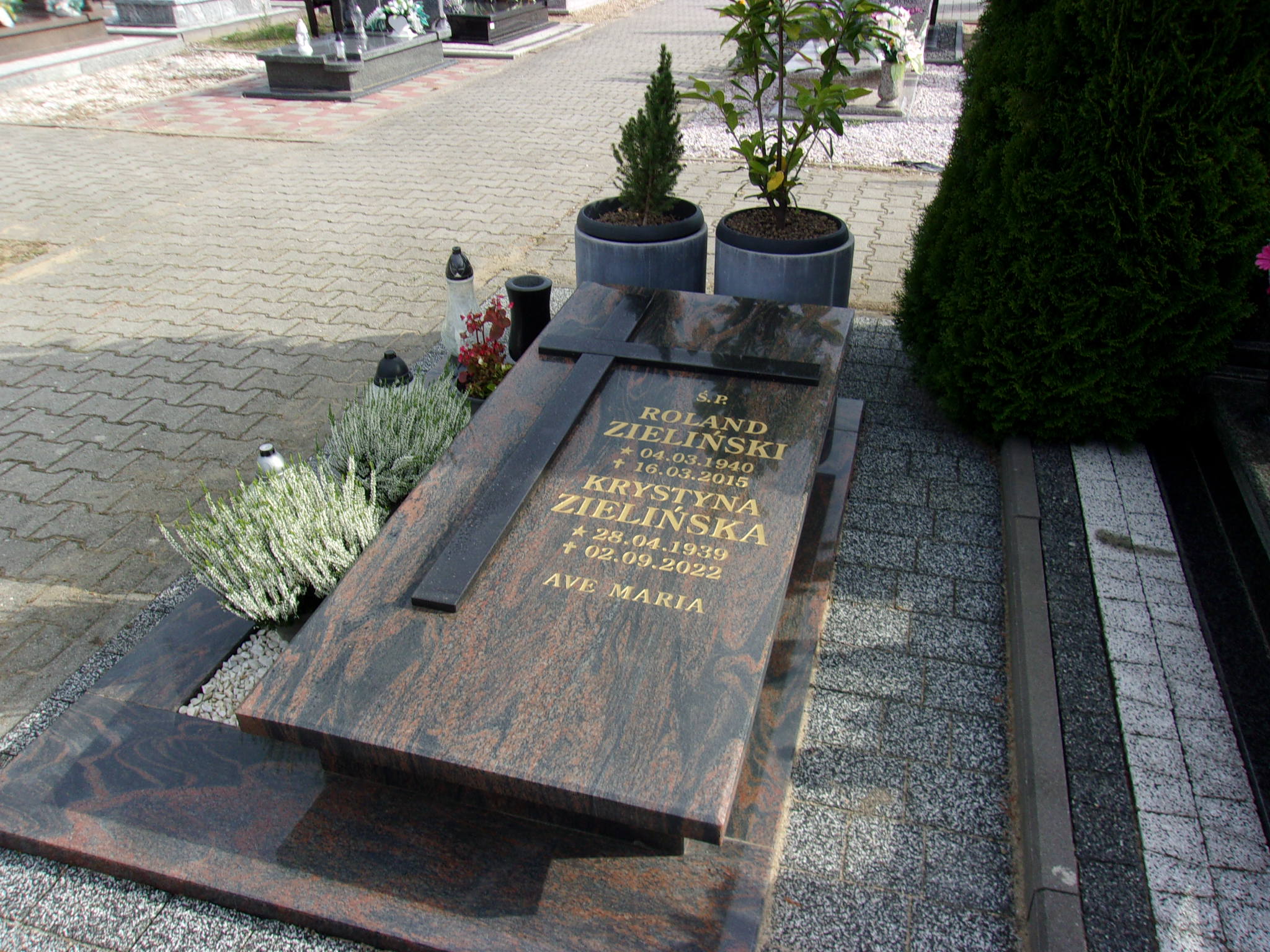 Grób Roland Zieliński